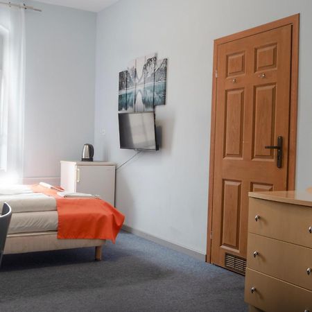 Hostel Krosnienska 12 Zielona Gora  Bagian luar foto