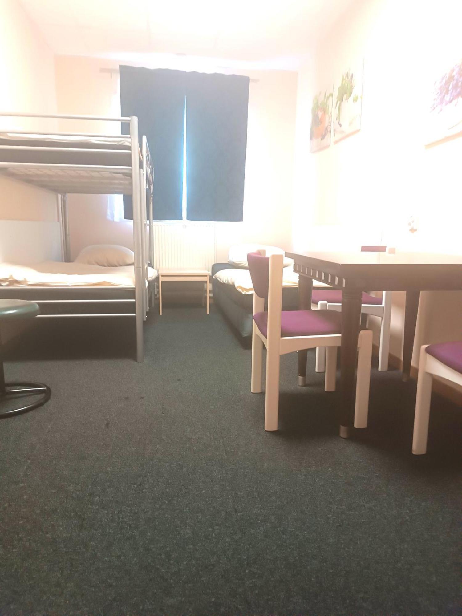 Hostel Krosnienska 12 Zielona Gora  Bagian luar foto
