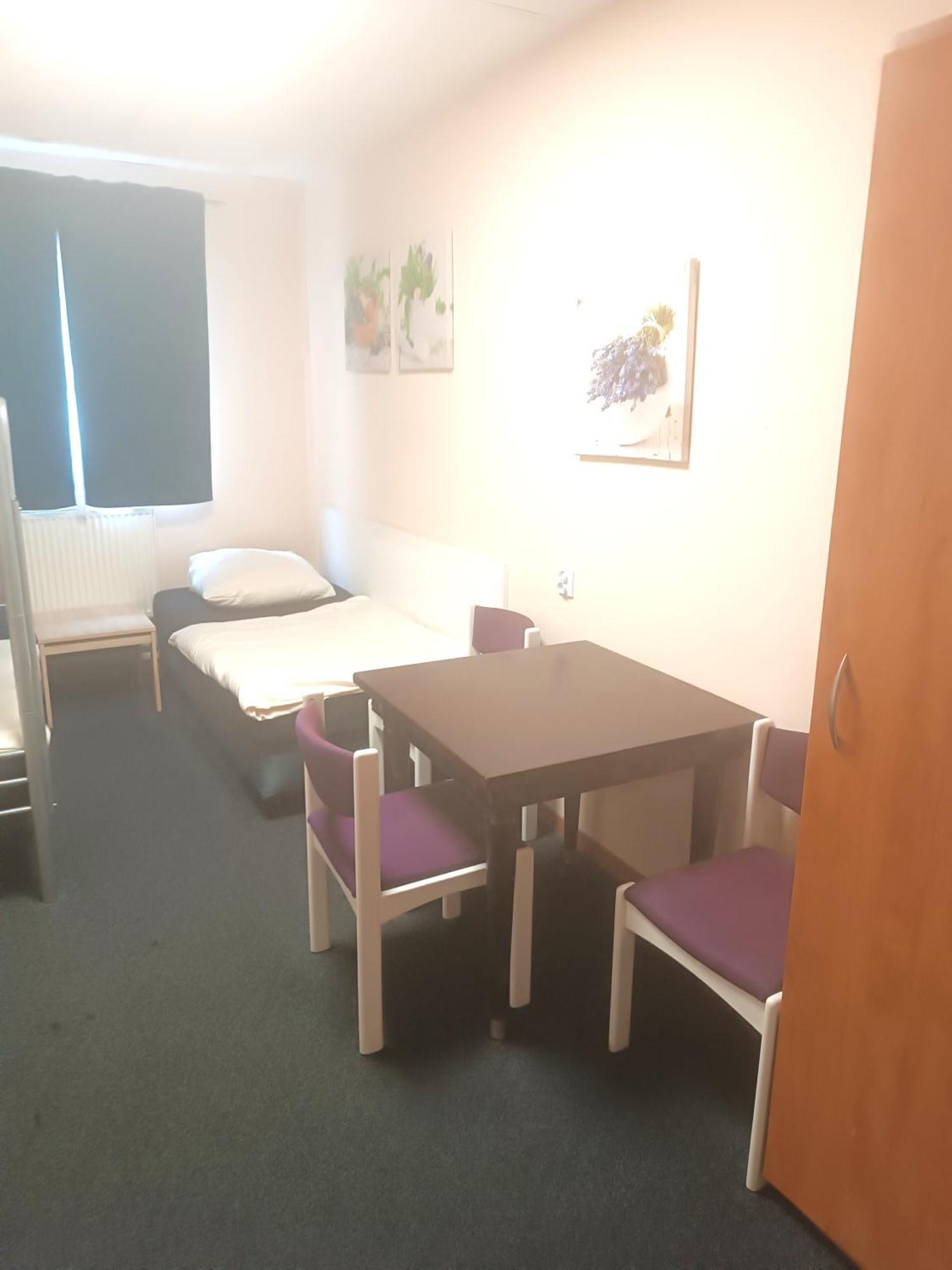 Hostel Krosnienska 12 Zielona Gora  Bagian luar foto