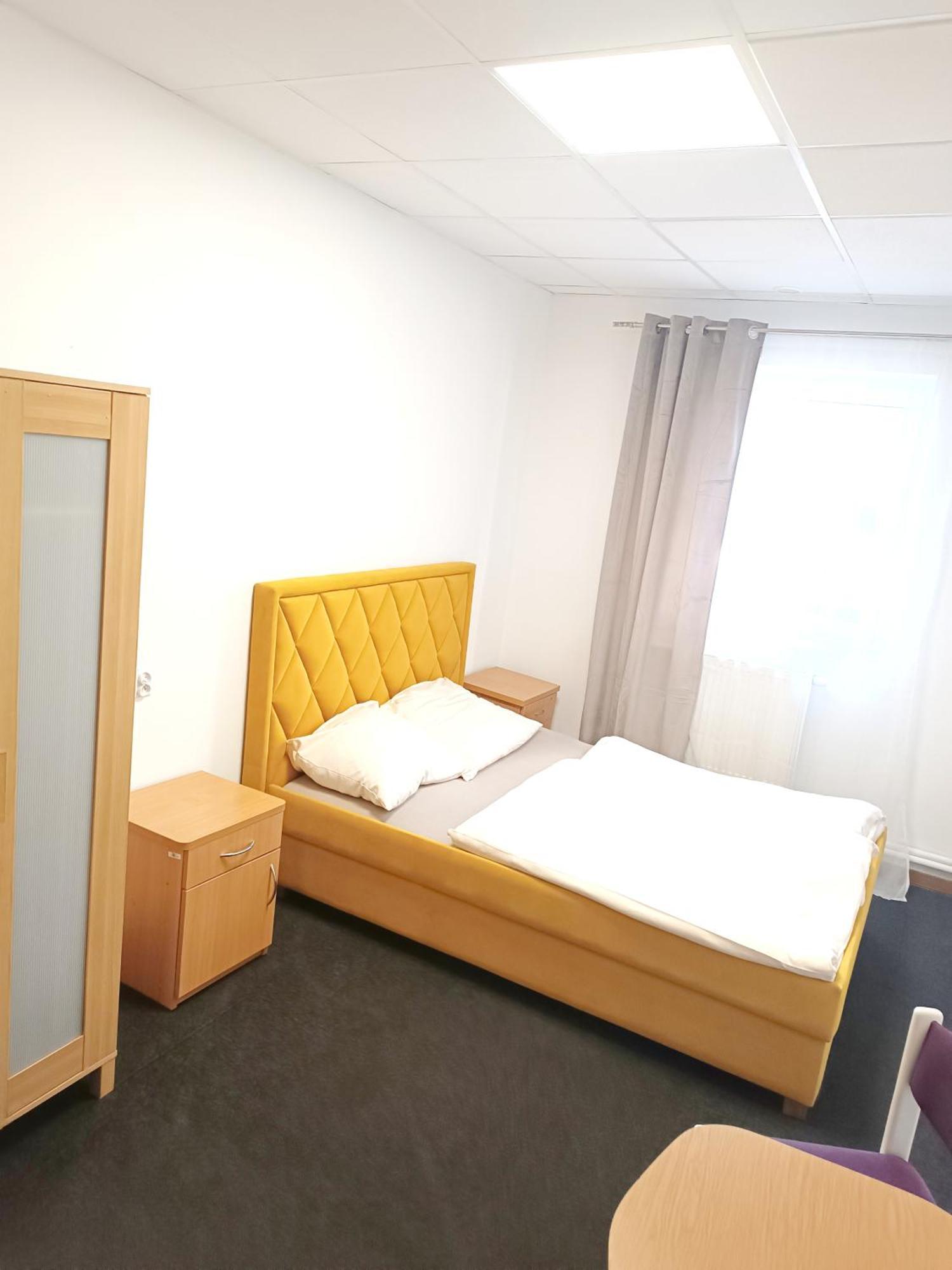 Hostel Krosnienska 12 Zielona Gora  Bagian luar foto