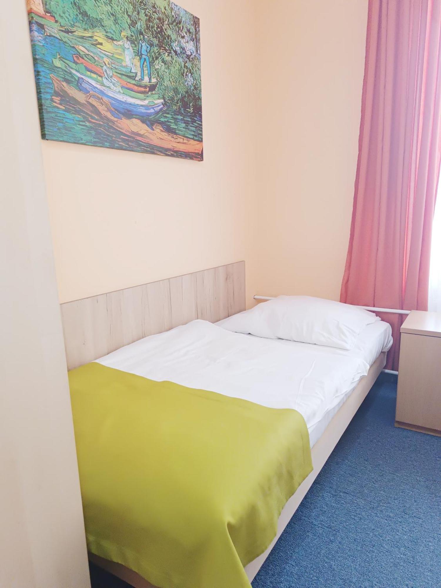 Hostel Krosnienska 12 Zielona Gora  Bagian luar foto