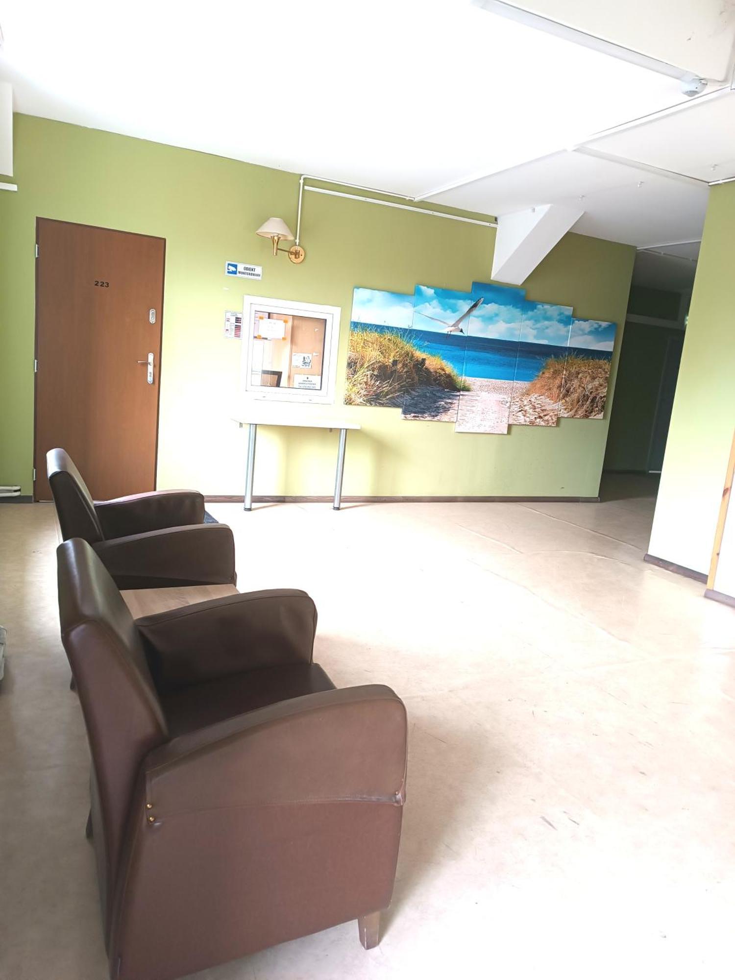 Hostel Krosnienska 12 Zielona Gora  Bagian luar foto