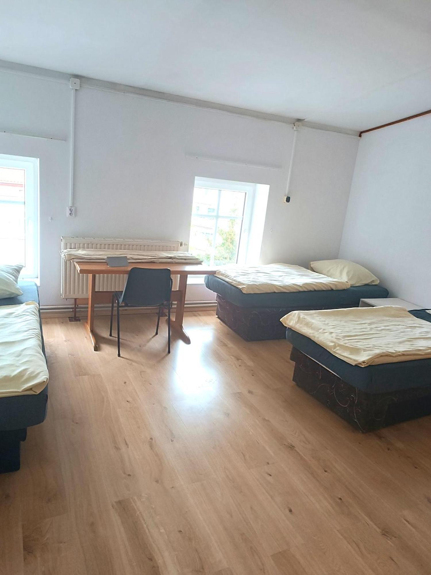 Hostel Krosnienska 12 Zielona Gora  Bagian luar foto