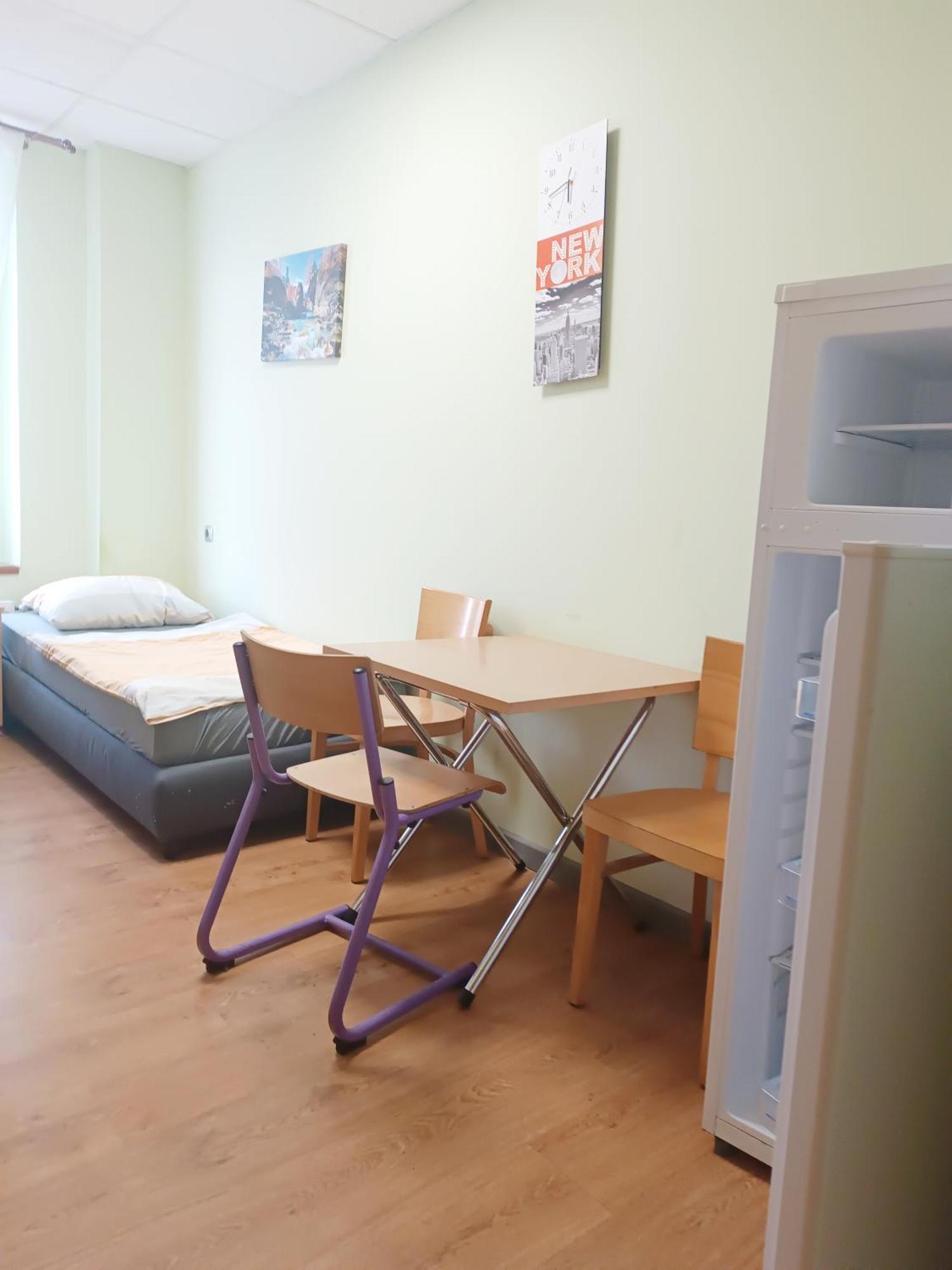 Hostel Krosnienska 12 Zielona Gora  Bagian luar foto