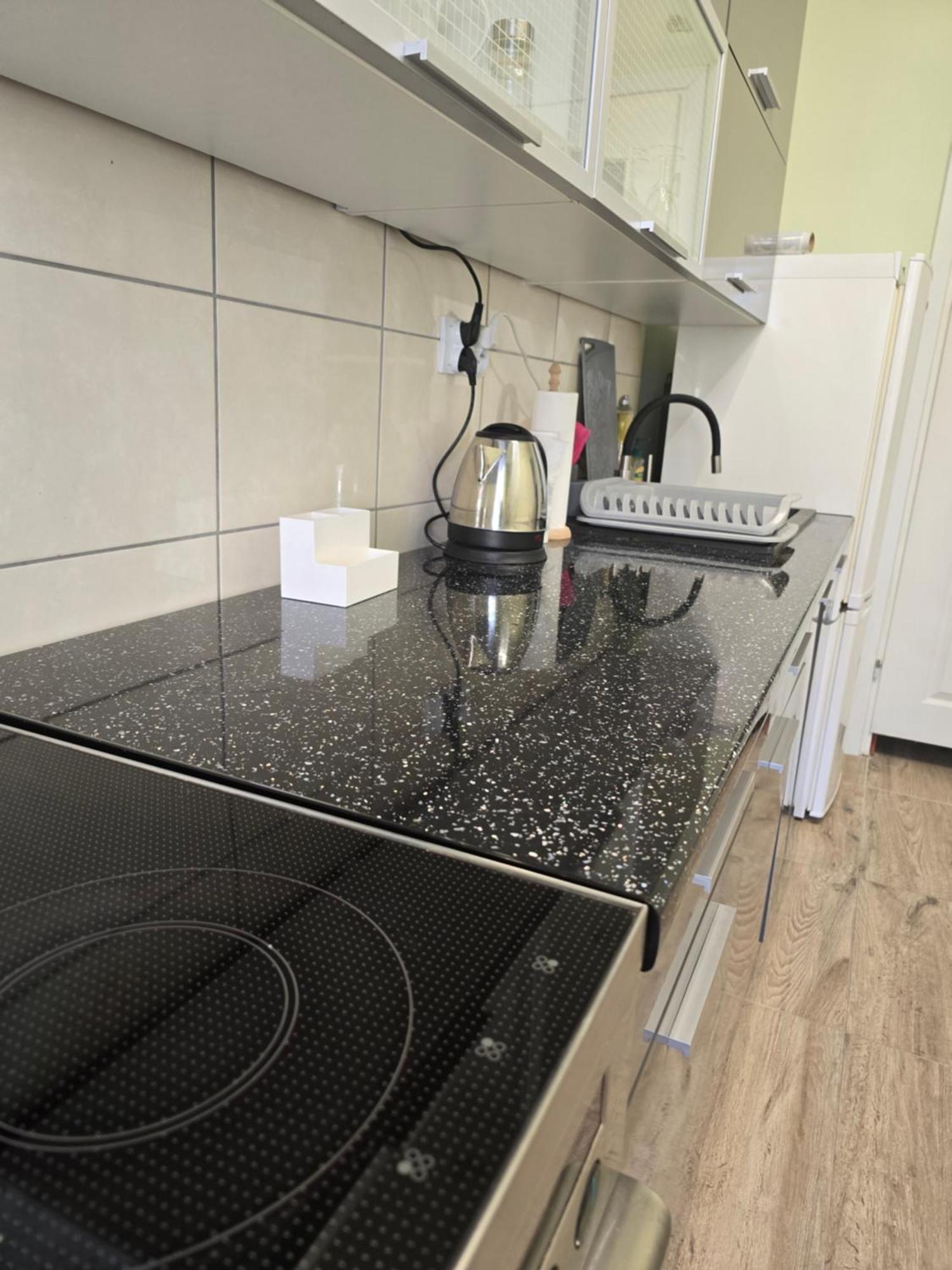 Hostel Krosnienska 12 Zielona Gora  Bagian luar foto